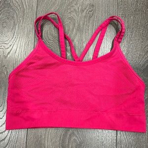 Sports bra in hot pink